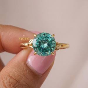 เพชรคัตต์โปรตุเกสสีฟ้าซีแยนสุดหรู ผลิตในห้องปฏิบัติการ ตัวเรือนทองคำแท้ 14K สำหรับผู้หญิง เหมาะสำหรับงานแต่งงาน งานหมั้น งานเลี้ยง และเป็นของขวัญ - Product Image 1