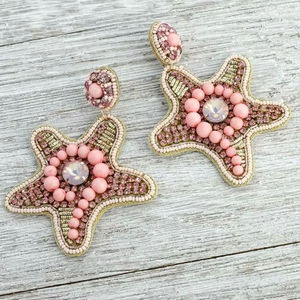 Boucles d'oreilles créoles personnalisées en forme de mini t-shirt, brodées de perles de rocaille, style bohème, pendantes, pour mariage, bijoux ethniques et festifs - Product Image 3