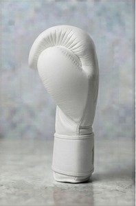 ถุงมือชกมวยหนังวัวแท้แบบเต็มนิ้ว รุ่น KL-TG-001 ยี่ห้อ KLTW INT'L สำหรับ MMA มวยไทย คิกบ็อกซิ่ง ระบายอากาศได้ดี ทนทาน - Product Image 3