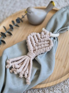Anneau de serviette en macramé en forme de cœur, parfait pour la décoration de table de dîner romantique, la mise en scène de table de mariage et la décoration de table de café. - Product Image 5