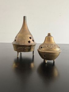 Quemador de Incienso de Latón Hecho a Mano con Diseño Tallado, Uso Religioso, Difusor de Aromaterapia para Todas las Estaciones - Product Image 1