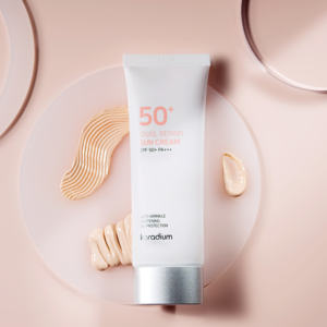 Crème solaire réparatrice à l'escargot KARADIUM 70ml - Product Image 1