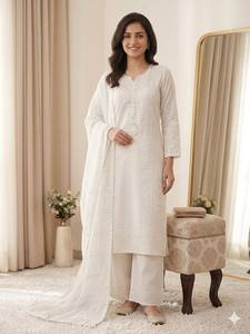 Conjunto de Traje Étnico Mal Chanderi Estilo Boutique con Espejo de Mano y Diseño de Calado - Product Image 1