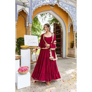 VESTIDO DE FIESTA GEORGETTE VESTIDO LISO FONDO CON BORDADO TRABAJO DUPATTA ROJO - Product Image 3