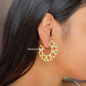 Boucles d'oreilles artificielles indiennes en forme de coeur boucles d'oreilles de style cerceau multi-pierres pour femmes et filles pour mariage, Sangeet, boucles d'oreilles de faveurs - Product Image 2