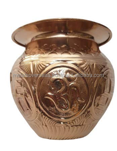 Pooja Lota en laiton cuivré de luxe à usage intensif de qualité supérieure avec design entièrement gravé et couvercle d'utilisation de l'eau prix raisonnable - Product Image 5