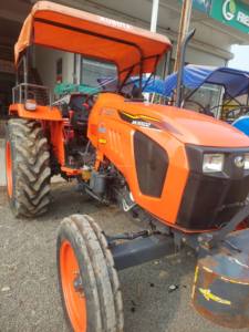 Proveedor mayorista de tractores agrícolas Kubota MU5502 2WD, diseño compacto y duradero, motor diésel eficiente, equipo agrícola. - Product Image 4