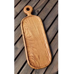Plateau de service rectangulaire en bois massif, design minimaliste, finition polie, pour plats de fête par Curio Craft - Product Image 5