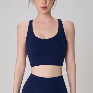 Soutien-gorge de sport en tissu nude ultra doux pour femme – Top court de yoga à bretelles croisées et dos évidé pour la gym et le fitness (vente en gros) - Product Image 5