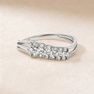 Anillo de Compromiso y Matrimonio de Oro Blanco de 9K con Diamante de Corte Redondo de 1.60CT y Racimo de Piedras Múltiples para Mujer, Joyería Fina Personalizada - Product Image 1