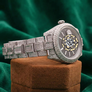 Reloj de Lujo con Moissanita y Cuarzo, Visualización de Fecha, Bisel Redondo de Acero Inoxidable, Esfera de 46 mm, Números Romanos, Ecológico, para Hombre - Product Image 4