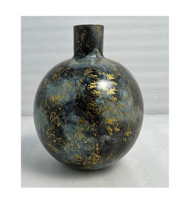 Maceta de Hierro Estilo Antiguo con Acabado en Pátina Negra y Dorada para Exhibición de Plantas Decorativas en el Hogar y Jardín - Product Image 5