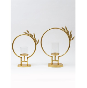 Porta anillos minimalistas de oro con delicados detalles de hojas y copas de vidrio. Disponible a precios de mayorista. - Product Image 1