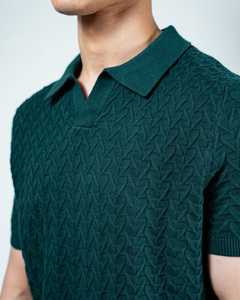 เสื้อเชิ้ตผู้ชายสีเขียว ผ้าถักเนื้อผ้าฝ้าย ป้องกันการเป็นขุย ด้านหน้าลำลอง ขายส่ง OEM ODM กระดุมเปิด คอปก แขนสั้น จำนวนมาก - Product Image 3
