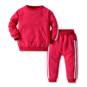 Ensemble de survêtement pour garçons, noir et rouge, à blocs de couleur, manches longues, col rond, sportif, pantalon en coton d'automne avec poches latérales 2027 - Product Image 5