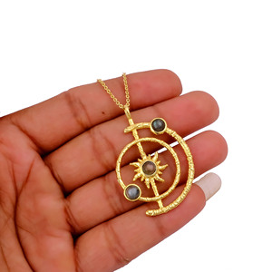 Collier pendentif rond style gothique soleil éclatant en turquoise, pierre de lune, labradorite, onyx noir, bijoux en pierres précieuses en gros - Product Image 5