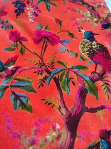 Tela de Terciopelo de Algodón Estampada a Mano: Estampado de Aves de Color Coral, Tela de Terciopelo de Algodón Estampada a Mano para Tapicería y Decoración - Product Image 4