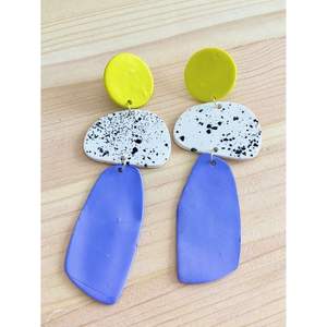 Boucles d'oreilles tendance en résine de qualité supérieure, accessoires élégants en cristal, pour fêtes, occasions décontractées et festives, fabriquées à la main, durabilité longue durée RR - Product Image 4