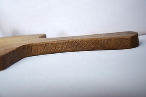Tabla de Cortar Rectangular de Madera Artisan Artizon Studio - Sostenible y Reutilizable, Apta para Lavavajillas, para Preparación y Exhibición de Alimentos - Product Image 4