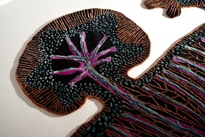 Tapis de luxe artisanal en laine et soie de style persan, sur mesure, pour salon et chambre à coucher - Product Image 5