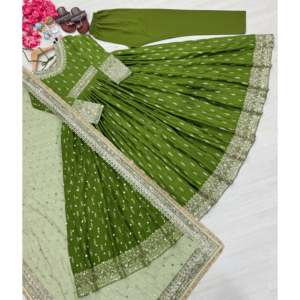 Magnifique robe brodée avec dupatta et bas, taille 2XL - Product Image 5