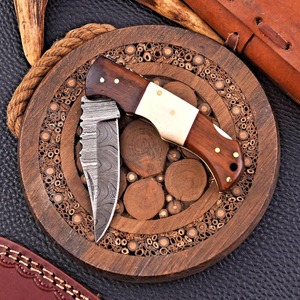 Couteau pliant en acier Damas forgé à la main, manche en bois et os, lame dentelée, vente en gros, OEM, couteau de chasse personnalisé, fabricant - Product Image 5