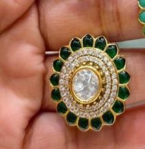 Atractivos Pendientes de Moissanita Chapados en Oro de Latón de Excelente Calidad y Diseño Moderno para Mujeres y Niñas, Colección para Bodas y Fiestas - Product Image 3