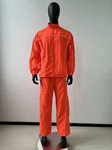 Conjunto Deportivo Personalizado de Fábrica con Franjas Reflectantes, Chaqueta con Cierre 100% Poliéster y Pantalones de Nailon, Traje Deportivo Cortavientos - Product Image 5