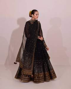 Anarkali de Tela de Red con Mariposas, Diseño Indio-Pakistaní, Hermoso y Elegante, con Bordado de Lujo, Ideal para Fiestas, Bodas y Uso Casual - Product Image 3