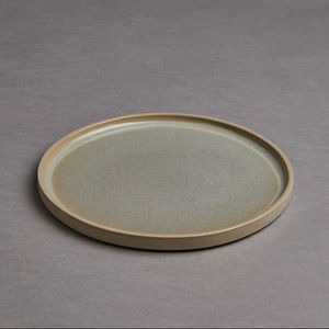 Assiette à dîner en céramique Minimal Olive, finition mate lisse, durable, résistante aux taches, design empilable facile pour des repas quotidiens élégants - Product Image 1
