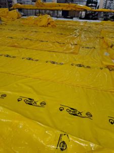 Lona amarilla súper fuerte de 250GSM PE con estilo liso impermeable multiusos estabilizado UV - Product Image 3