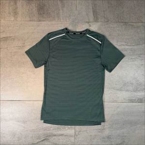 Ensemble de sport d'été 2 pièces pour homme Denish Sports Wear, respirant, 100 % polyester, séchage rapide, t-shirt à manches courtes, short de course, gym - Product Image 2