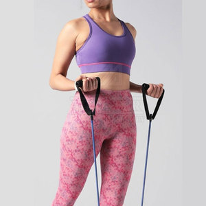 Soutien-gorge de sport professionnel léger et respirant avec bretelles croisées, logo frontal, matière douce et extensible, maintien léger pour la gym et la danse - Product Image 2