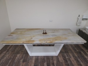 หินควอตซ์ไซต์สีน้ำเงินคอสโมโพลิแทนขัดเงาธรรมชาติคุณภาพส่งออก สำหรับใช้ในโรงแรม วิลล่า อพาร์ตเมนต์ - ราคาดีที่สุด ดีไซน์ทันสมัย - Product Image 3