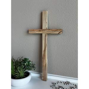 Plaque en bois traditionnelle en forme de croix pour la prière quotidienne - Product Image 1