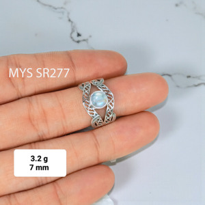 แหวนพลอยมูนสโตนสีรุ้งไฟฟ้าสีน้ำเงิน และแหวนเงินแท้ 925 ทำมือ ราคาขายส่ง - Product Image 1