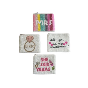 Mini sac à fermeture éclair de conception de fête de mariage de broderie perlée artisanale de qualité supérieure avec le style de déclaration de perle de rocaille de haute qualité de l'Inde - Product Image 1