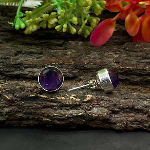 Boucles d'oreilles clous en argent plaqué or avec améthyste taille rose, faites à la main, délicates, style bohème, rondes, minimalistes, bijoux en pierres précieuses, cadeau de fête pour elle - Product Image 5