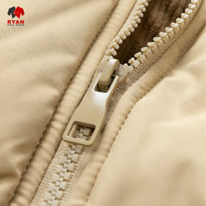 เสื้อแจ็คเก็ตพัฟเฟอร์คุณภาพสูงแบบกำหนดเองสำหรับผู้ชาย ผู้ใหญ่ และเด็ก พร้อมโลโก้แบบกำหนดเอง ดีไซน์ ODM ปิดด้วยซิป - Product Image 5