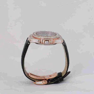 Colección de Relojes de Lujo para Hombre de Calidad Estándar, 42 mm, Claridad VVS, Corte Redondo, Totalmente Adornados con Diamantes Moissanite - Product Image 5