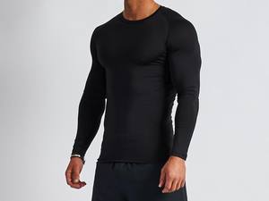 Camiseta de compresión para hombre de color sólido personalizada a precio económico con material de alta calidad y fácil de lavar. - Product Image 4