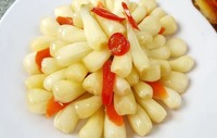 Poireaux marinés de qualité supérieure en saumure, légumes frais et croustillants conservés pour l'exportation en gros