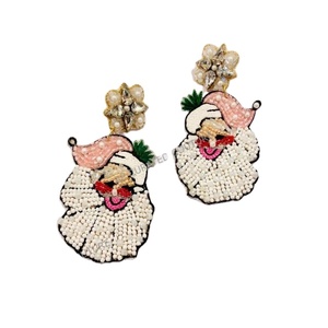 Boucles d'oreilles personnalisées à la mode Père Noël pour filles et enfants Accessoire de déclaration pour la fête de Noël et les événements sportifs - Product Image 1