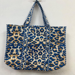 Sac fourre-tout en coton matelassé à imprimé léopard bleu, avec poignées robustes, réutilisable, pour femmes, shopping, voyage, grande capacité, pliable, ouvert - Product Image 1