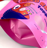 Op maat gemaakte staande Mylar zakjes met transparant venster, beveiligingsfunctie en geurdicht ritssluiting voor snackverpakkingen