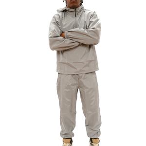 Conjunto Deportivo Personalizado de Chaqueta y Pantalones de Nylon Reflectantes, Impermeables y Resistentes al Viento, con Cierre, Estilo Oversize - Product Image 4