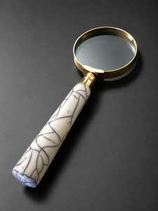 Loupe en métal artisanale avec poignée effet marbre, loupe de lecture vintage antique, accessoire de bureau décoratif - Product Image 1