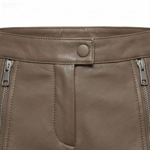 Jupe crayon mini en similicuir taille haute pour femme avec fermetures éclair latérales, style motard, couleur unie, toutes saisons - Product Image 4