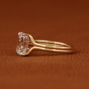 Anillo de Compromiso Solitario con Diamante Cultivado en Laboratorio, Corte Esmeralda de 2 Quilates, Oro Amarillo de 14K/18K, Anillo de Boda para Mujer - Product Image 3