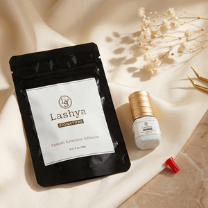 กาวติดขนตาปลอม Lashya รุ่น Signature Adhesive 1-2 วินาที ความหนืดปานกลาง ควบคุมง่ายขึ้น สำหรับมืออาชีพ ขนาด 10 มล. - Product Image 5